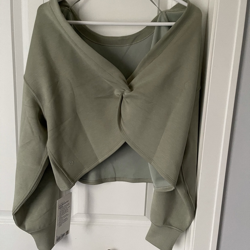 Lululemon Twist Back to Front Pullover - Picture 3 of 3